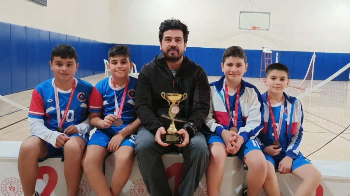 Badminton Ķüçük Erkekler Takımı Antalya  3. 